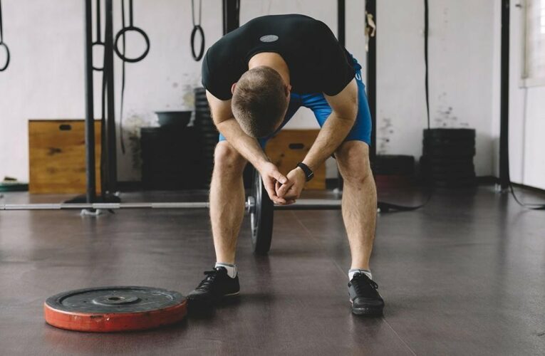 🟢 مقاله: بیش‌تمرینی در ورزش — علل، علائم و روش‌های جلوگیری